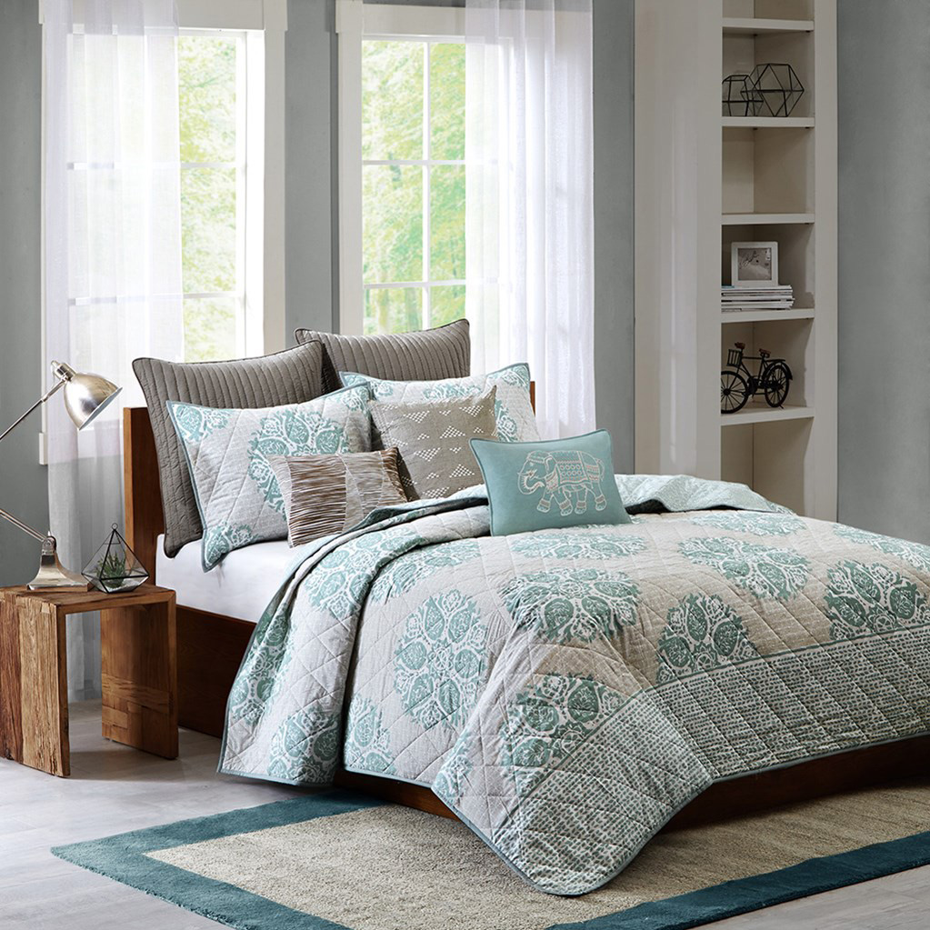 Melbourne Blue Coverlet by Ink & Ivy Bedding