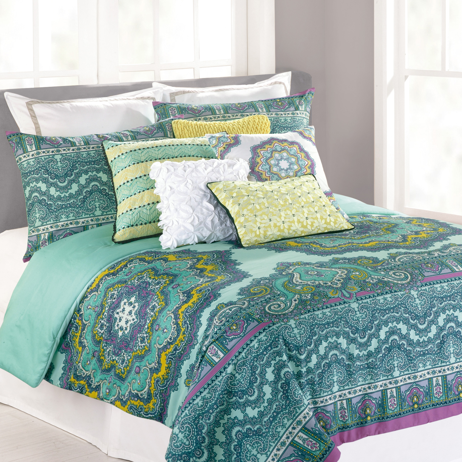 Paisley Medallion by Lepore