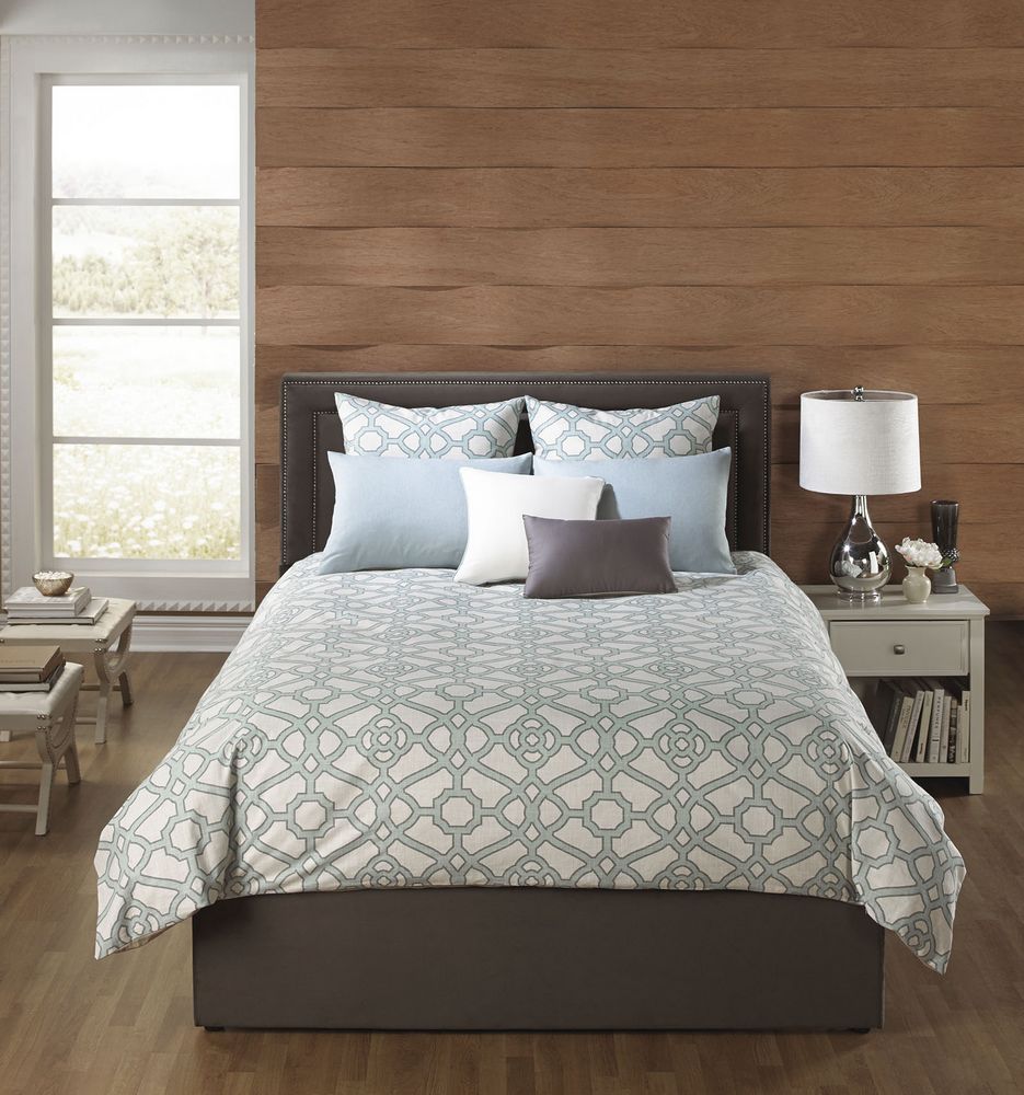 Manton By Hallmart Collection Zoom In