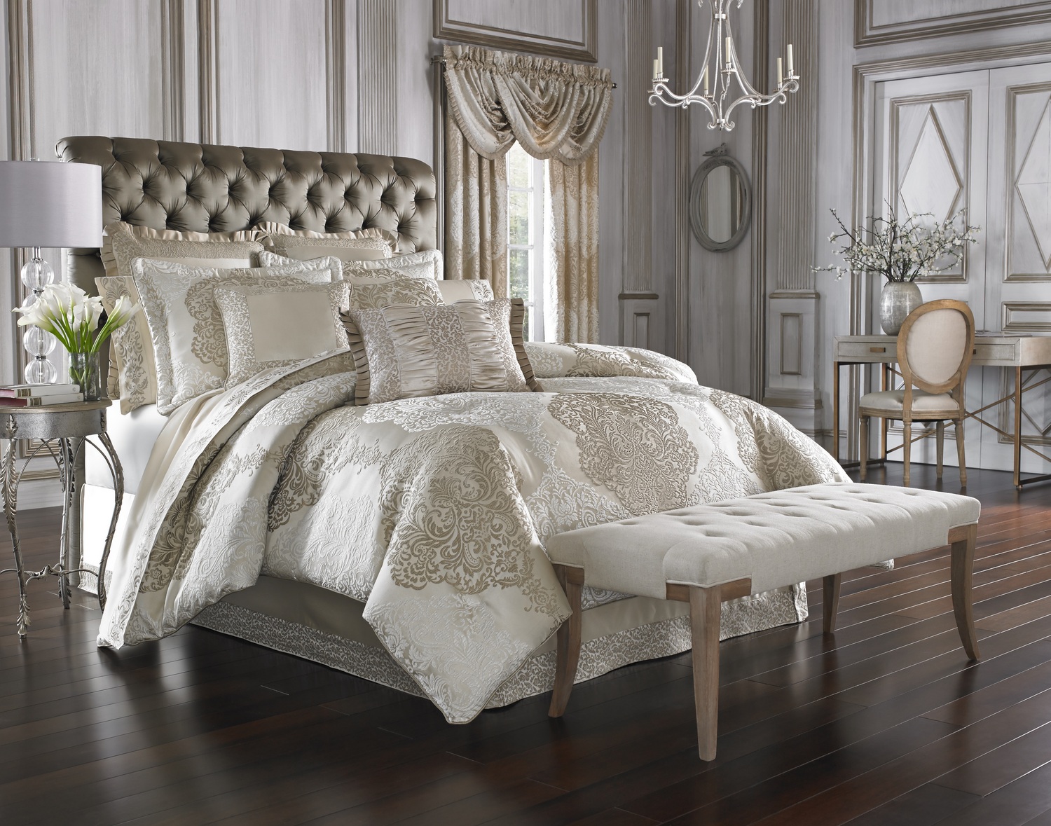 J Queen New York Astoria Comforter Set - White - Queen