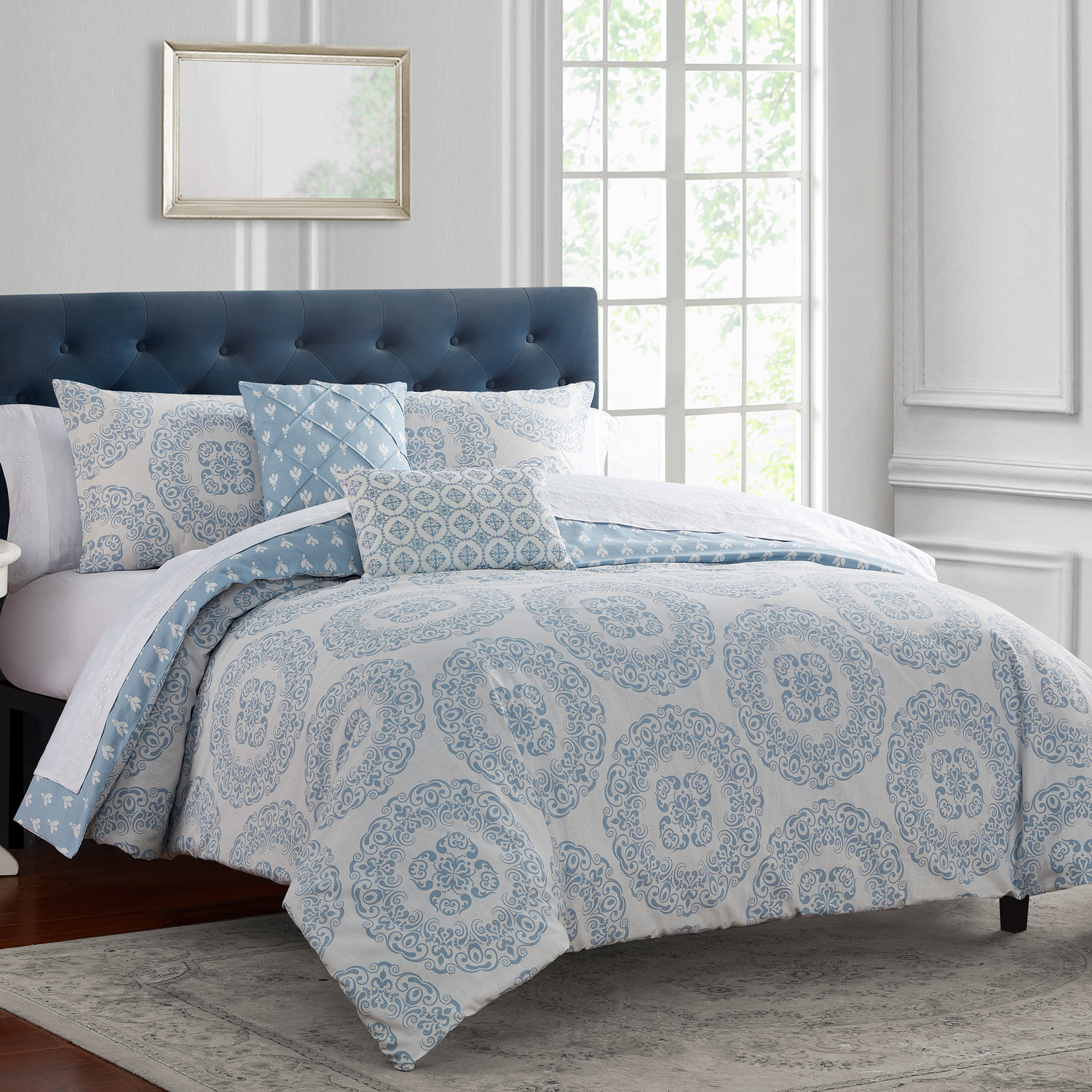 Cybil Sky Blue Comforter Set King/California King